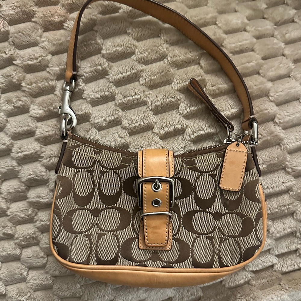 Coach Hamptons mini with buckle